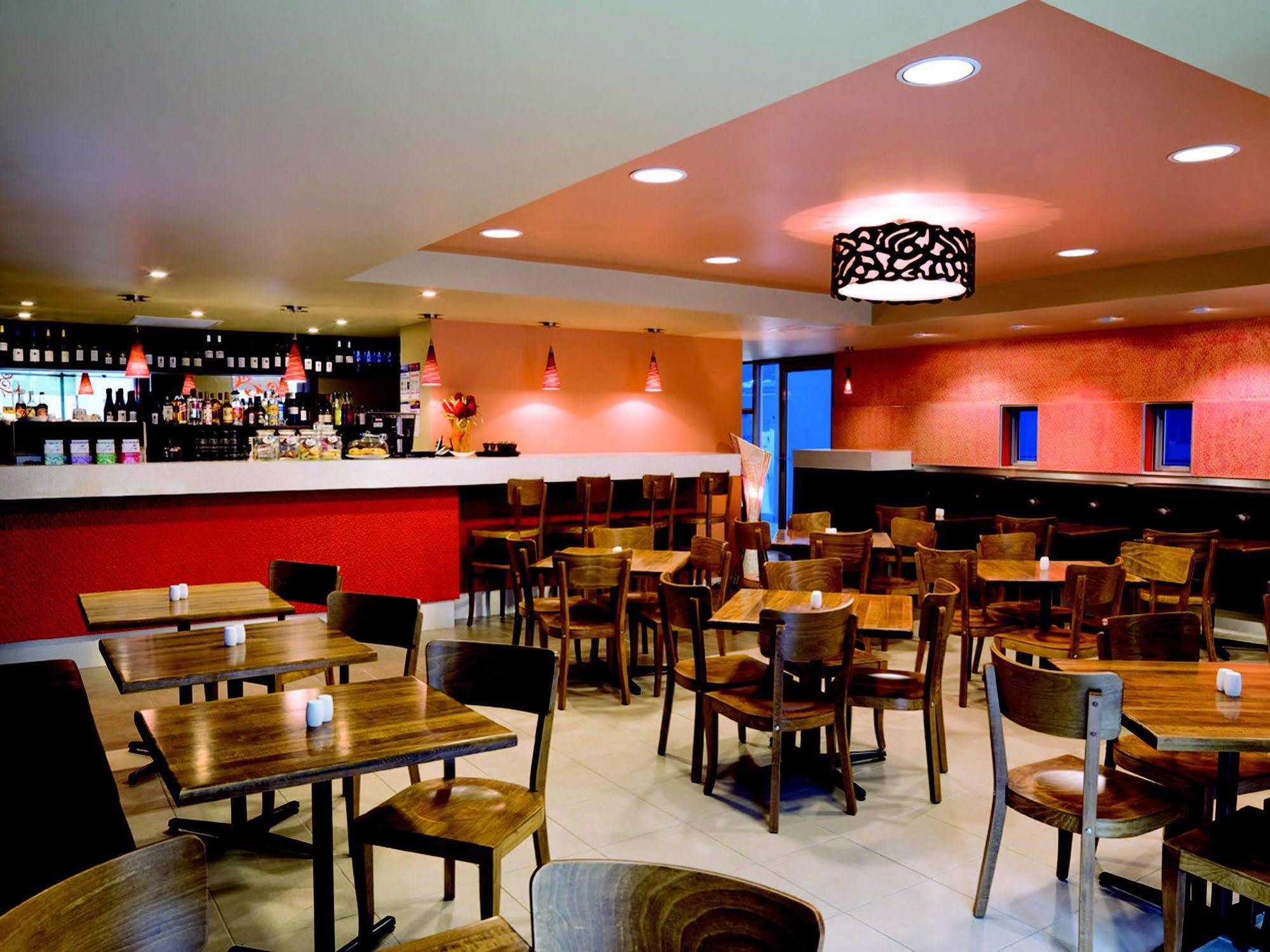 Brady Apartment Hotel Flinders Street Мельбурн Ресторан фото