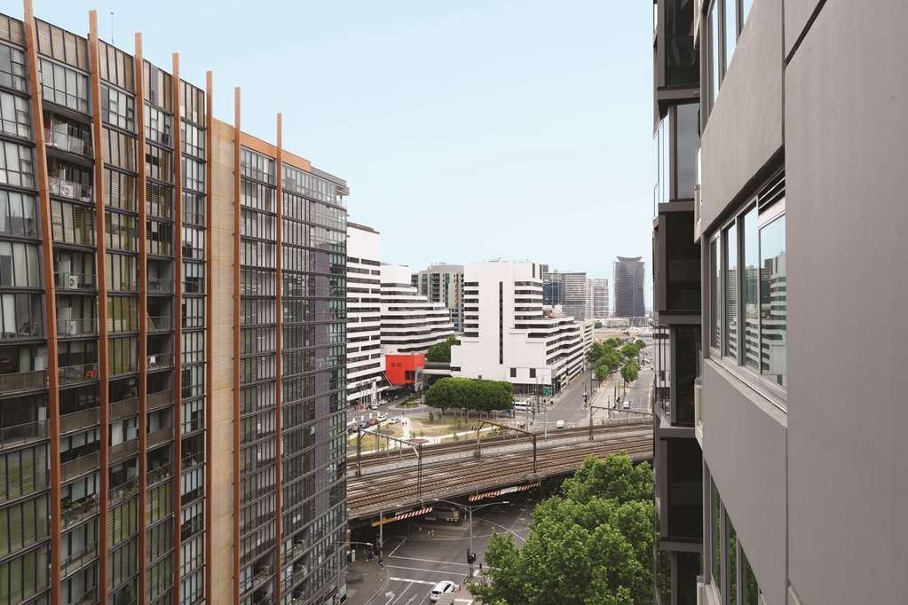 Brady Apartment Hotel Flinders Street Мельбурн Номер фото